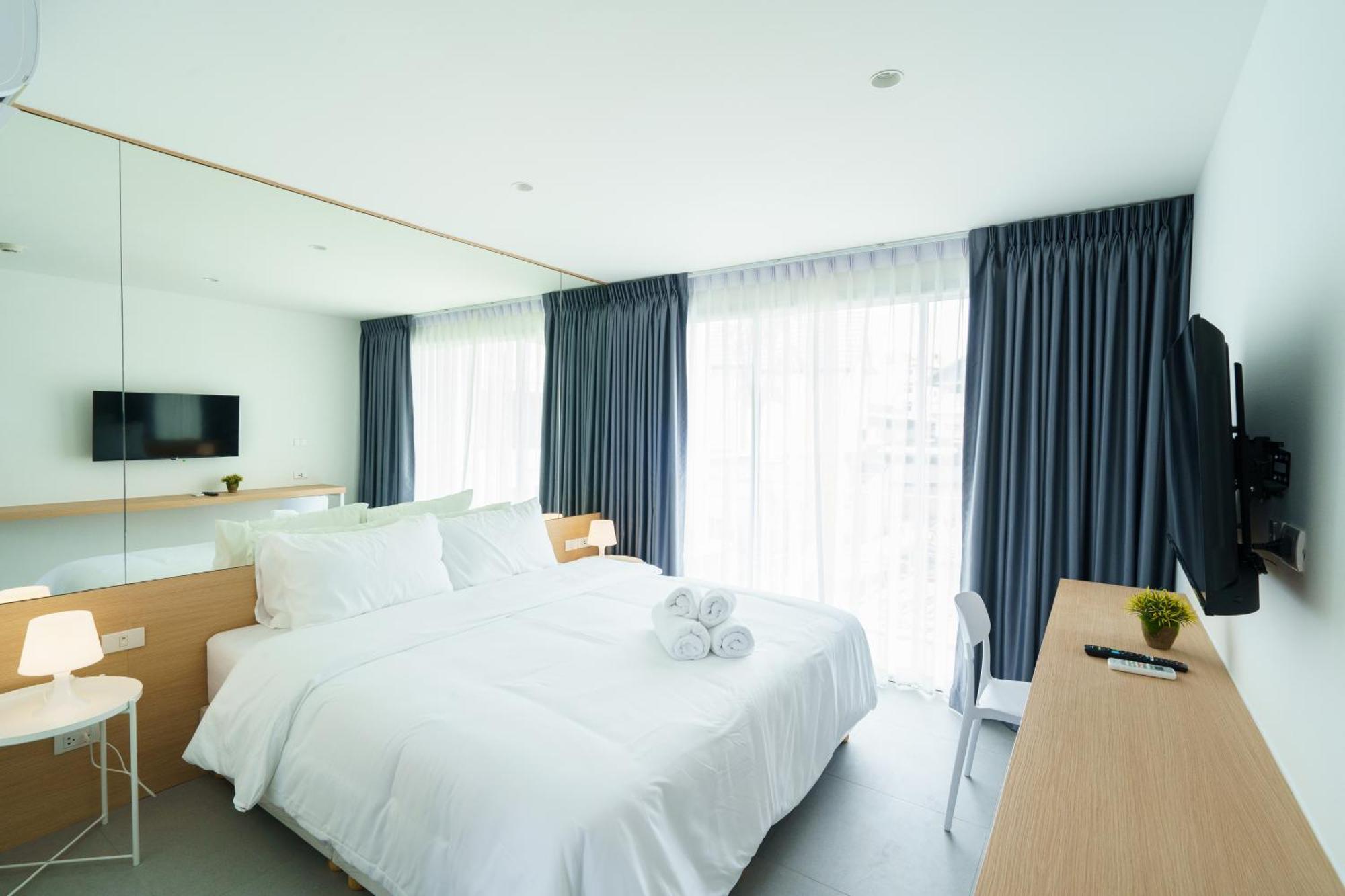 Lis Hotel Chiangmai Чиангмай Екстериор снимка