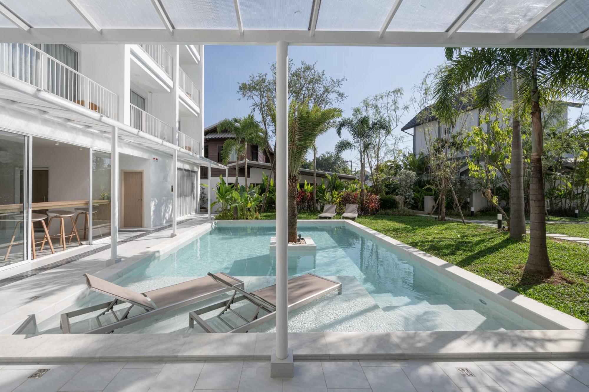 Lis Hotel Chiangmai Чиангмай Екстериор снимка